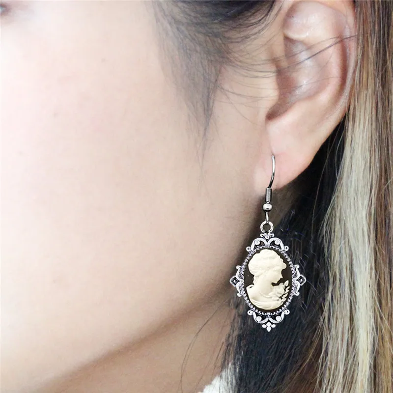 Vintage Look Lady Queen Cameo  – Resin Art Ring Bewertung und Preis